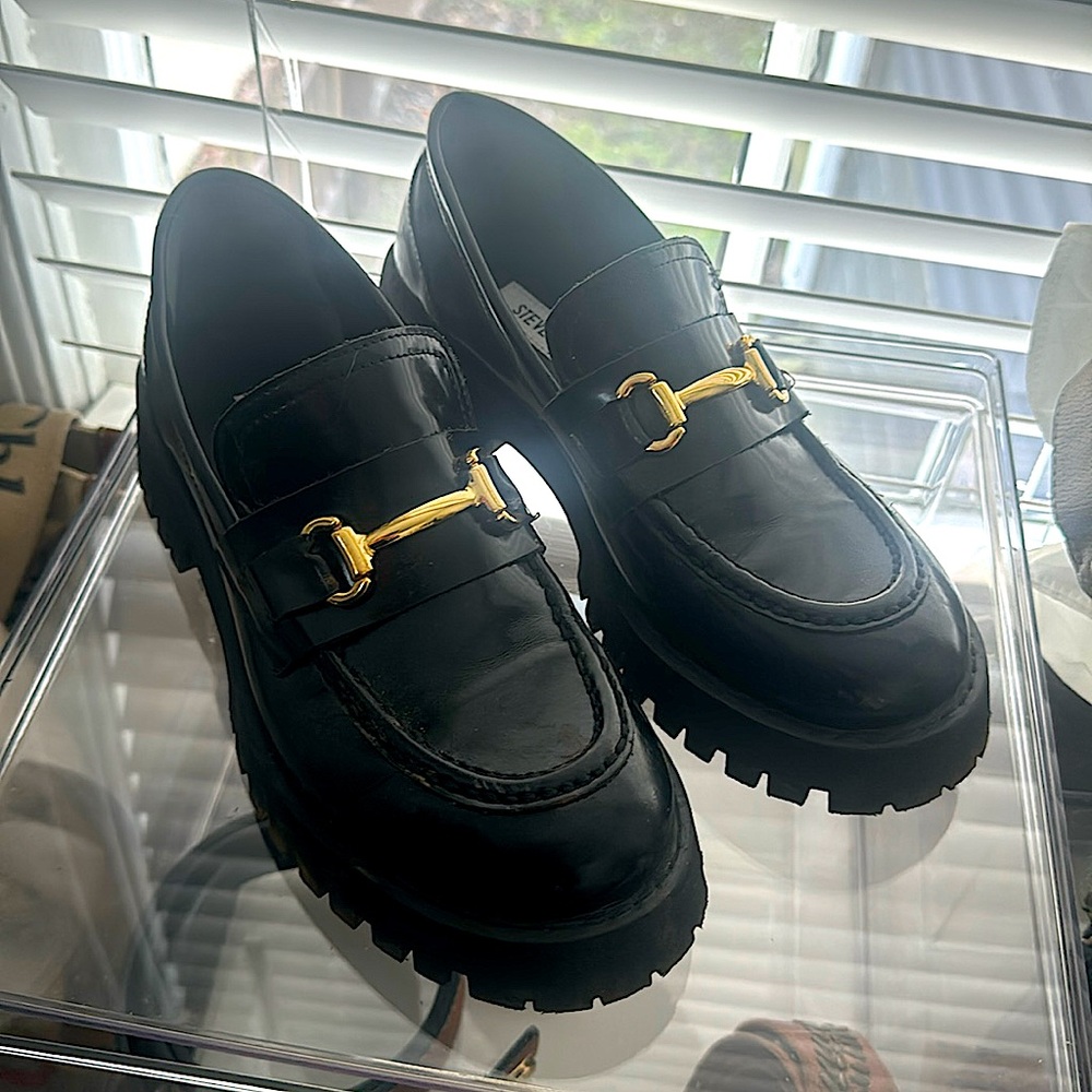 BLACK LOAFERS